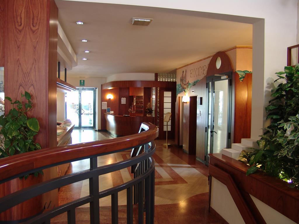 Excelsior Hotel 3*